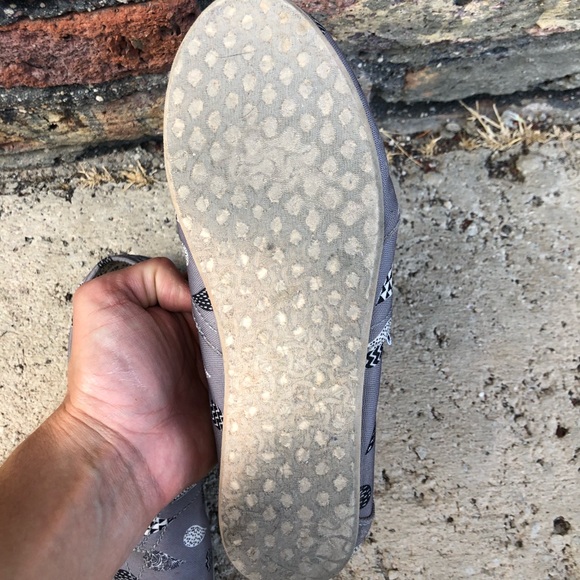 ‼️SOLD‼️ TOMS size 6 - Picture 5 of 5